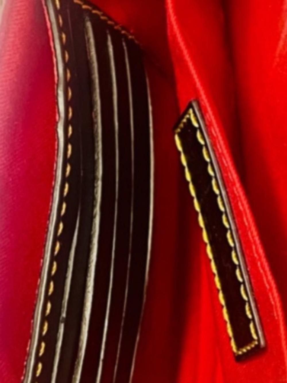 New Dooney & Bourke White & Black DB Logo Crossbody. - Picture 6 of 7